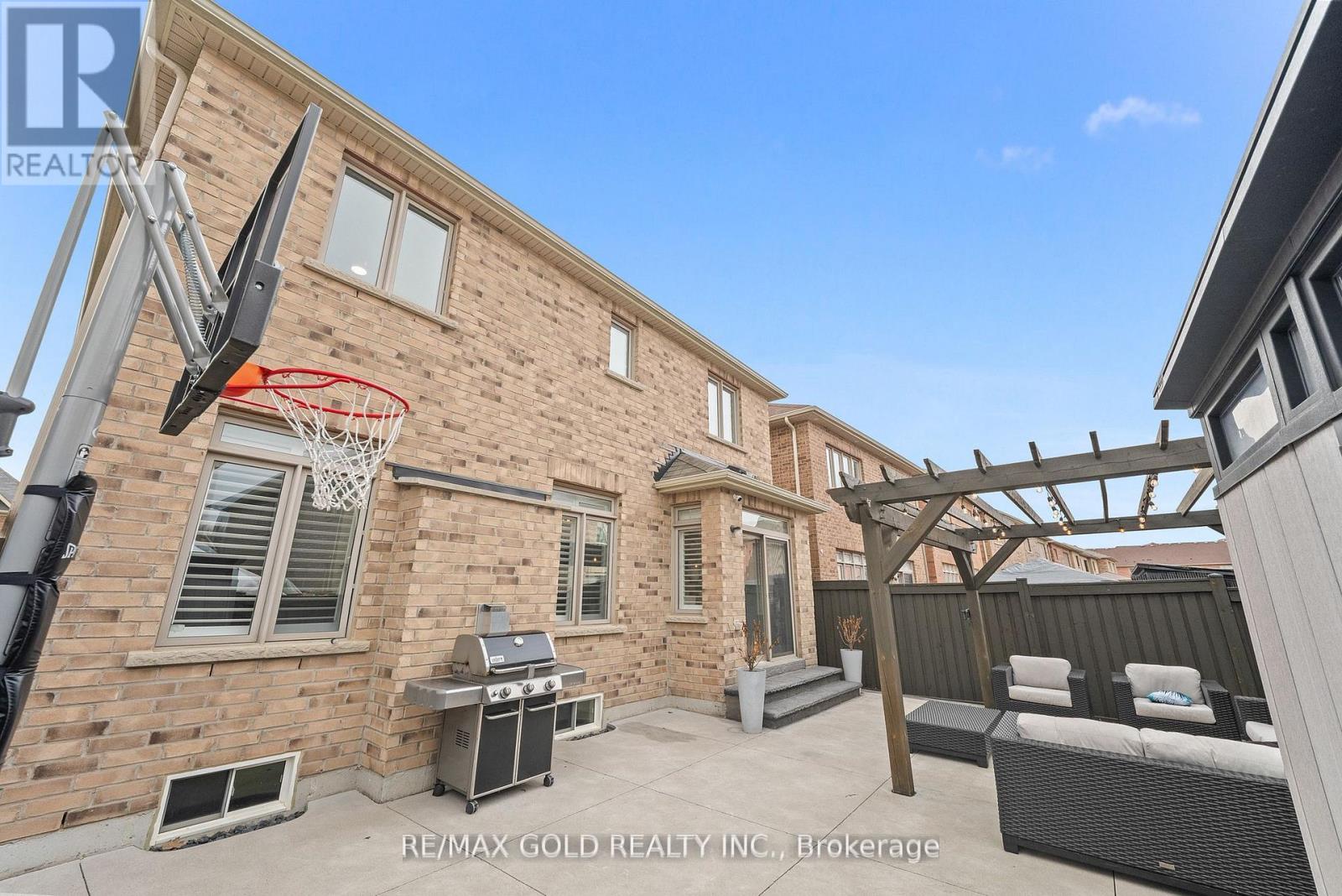 9 Fringetree Road, Brampton, Ontario  L6R 0B6 - Photo 42 - W12971834