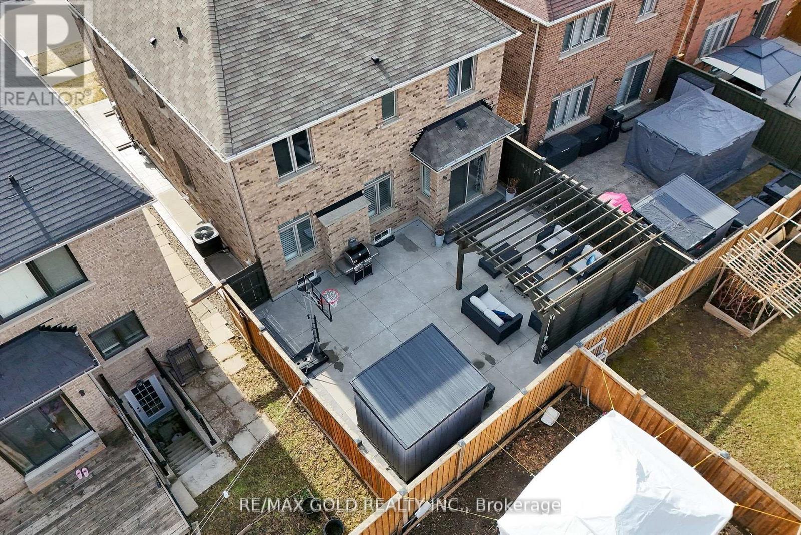 9 Fringetree Road, Brampton, Ontario  L6R 0B6 - Photo 43 - W12971834