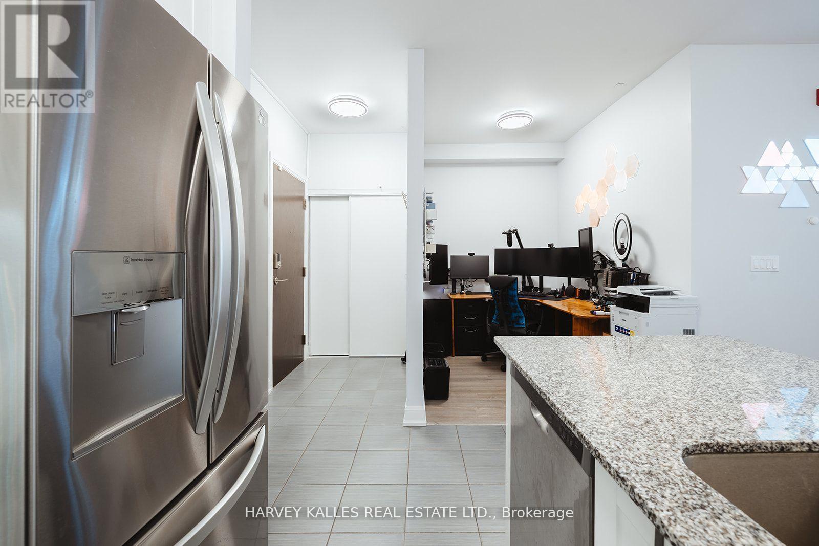 227 - 216 Oak Park Boulevard, Oakville, Ontario  L6H 0K3 - Photo 12 - W12971846