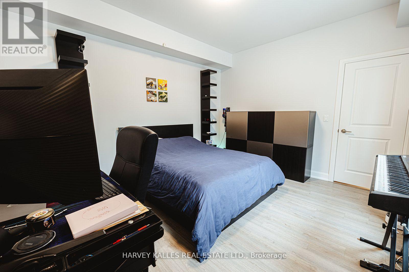 227 - 216 Oak Park Boulevard, Oakville, Ontario  L6H 0K3 - Photo 17 - W12971846