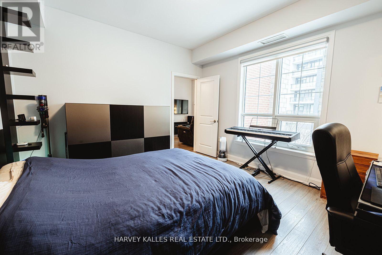 227 - 216 Oak Park Boulevard, Oakville, Ontario  L6H 0K3 - Photo 18 - W12971846