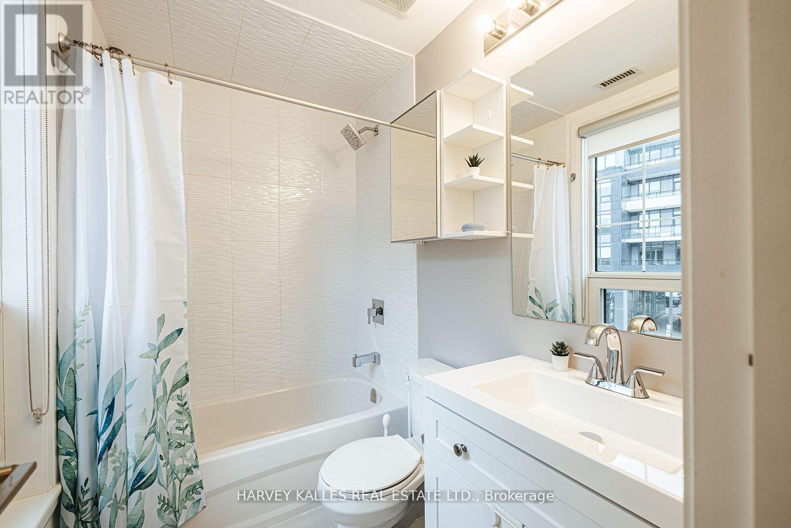 227 - 216 Oak Park Boulevard, Oakville, Ontario  L6H 0K3 - Photo 19 - W12971846