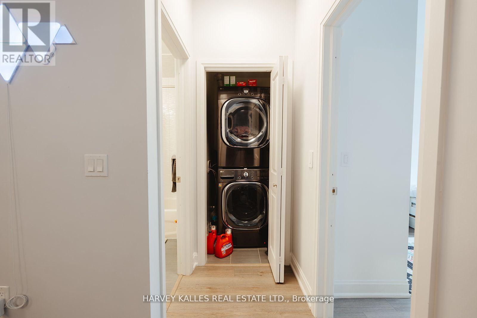 227 - 216 Oak Park Boulevard, Oakville, Ontario  L6H 0K3 - Photo 25 - W12971846