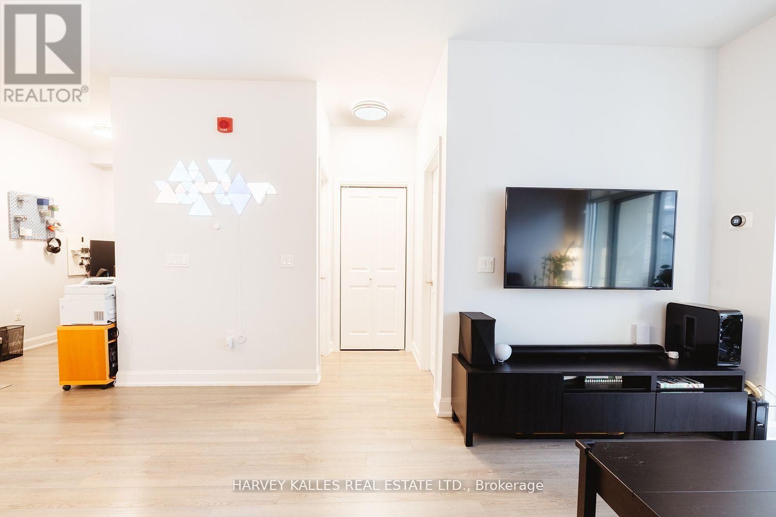 227 - 216 Oak Park Boulevard, Oakville, Ontario  L6H 0K3 - Photo 27 - W12971846