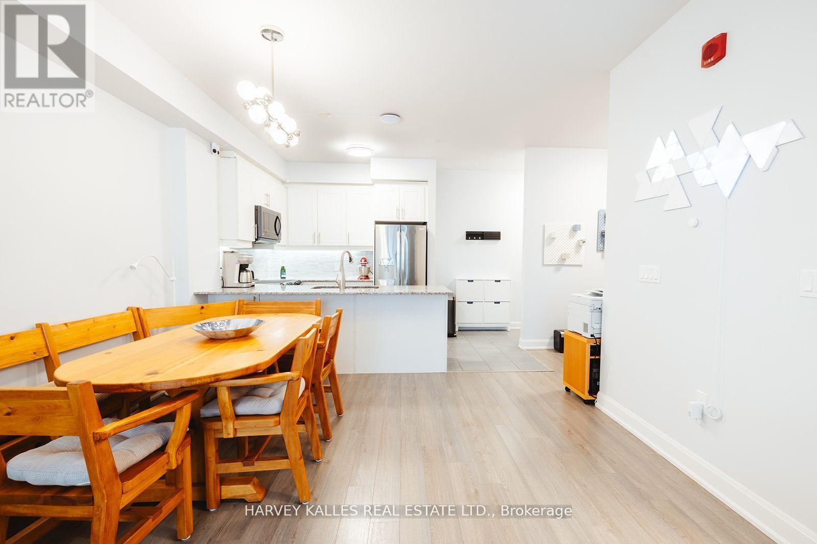 227 - 216 Oak Park Boulevard, Oakville, Ontario  L6H 0K3 - Photo 34 - W12971846