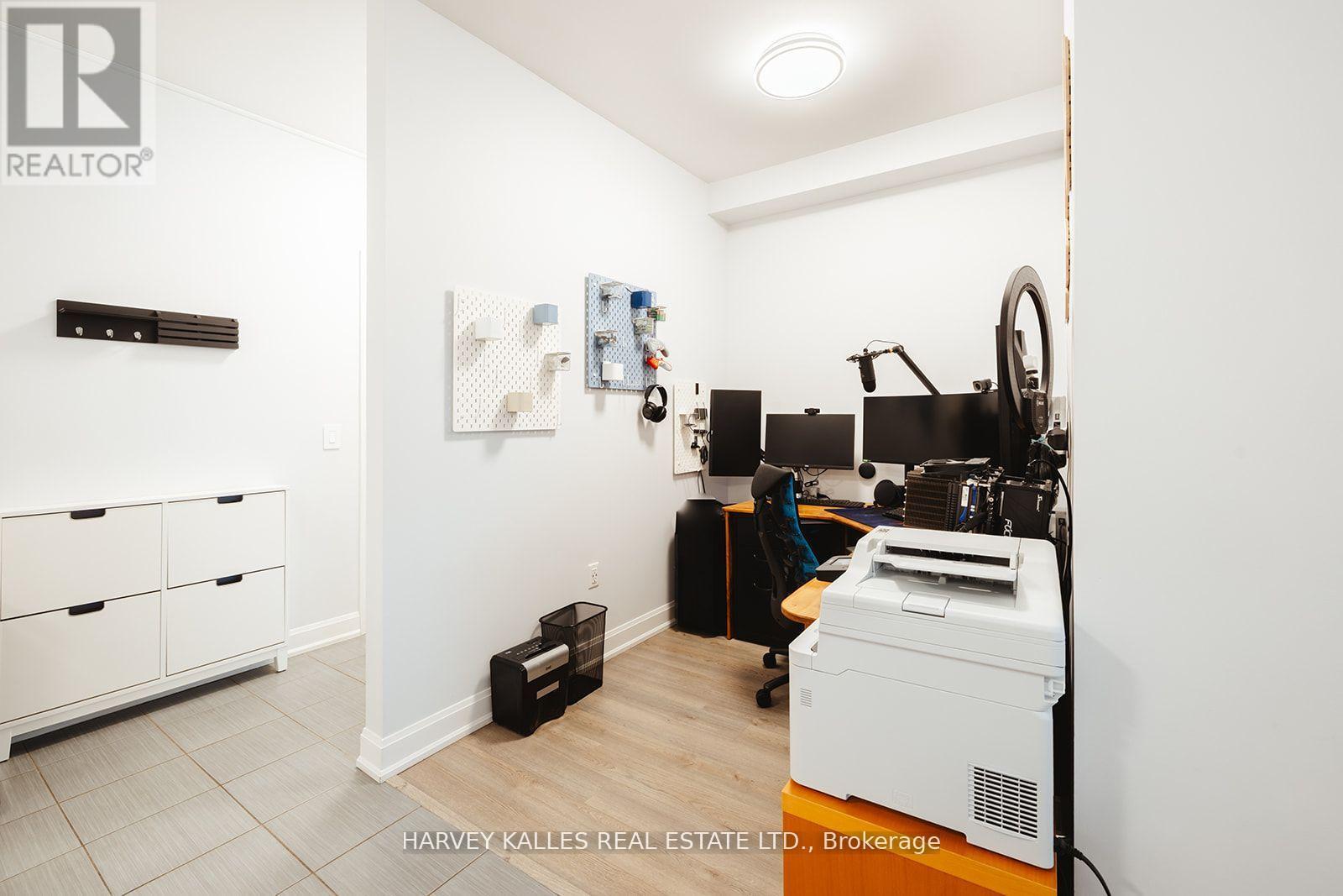 227 - 216 Oak Park Boulevard, Oakville, Ontario  L6H 0K3 - Photo 37 - W12971846