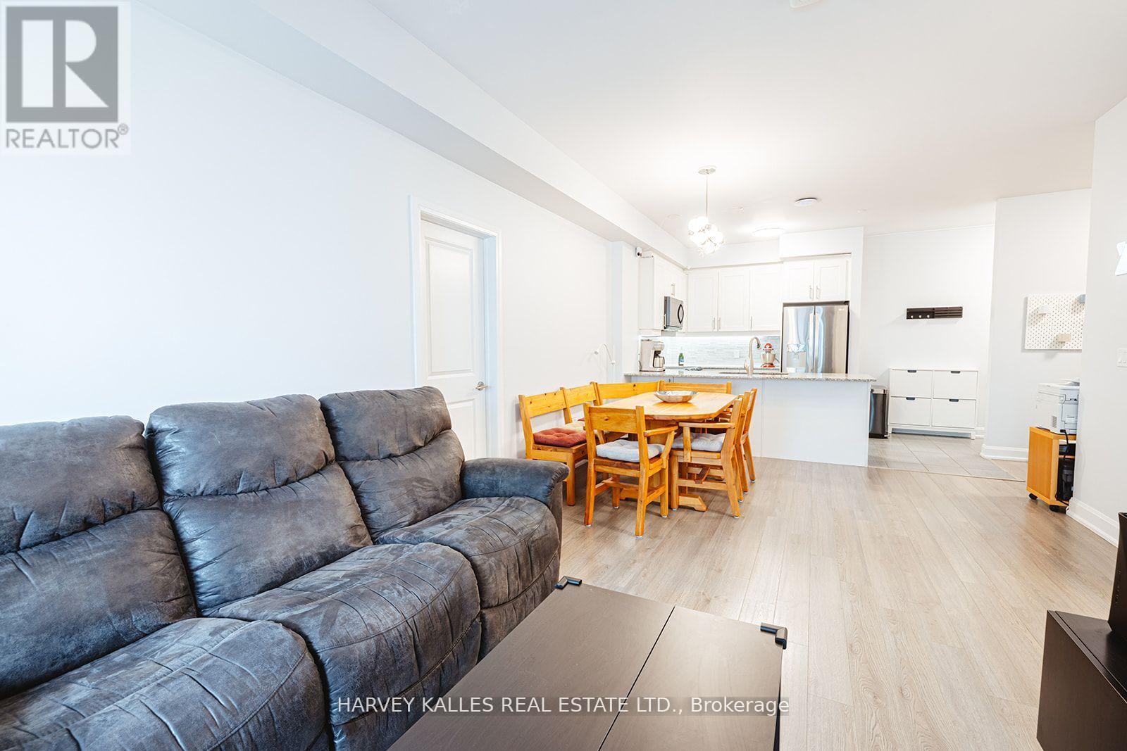 227 - 216 Oak Park Boulevard, Oakville, Ontario  L6H 0K3 - Photo 6 - W12971846