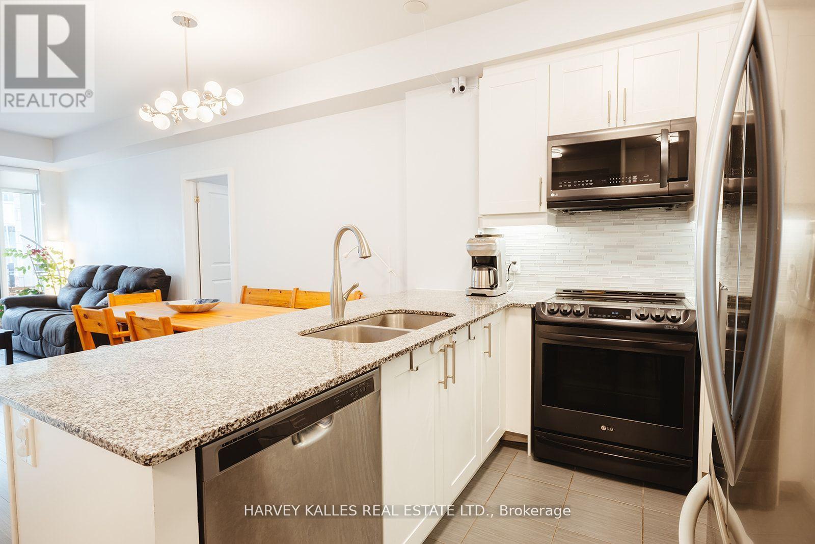 227 - 216 Oak Park Boulevard, Oakville, Ontario  L6H 0K3 - Photo 9 - W12971846