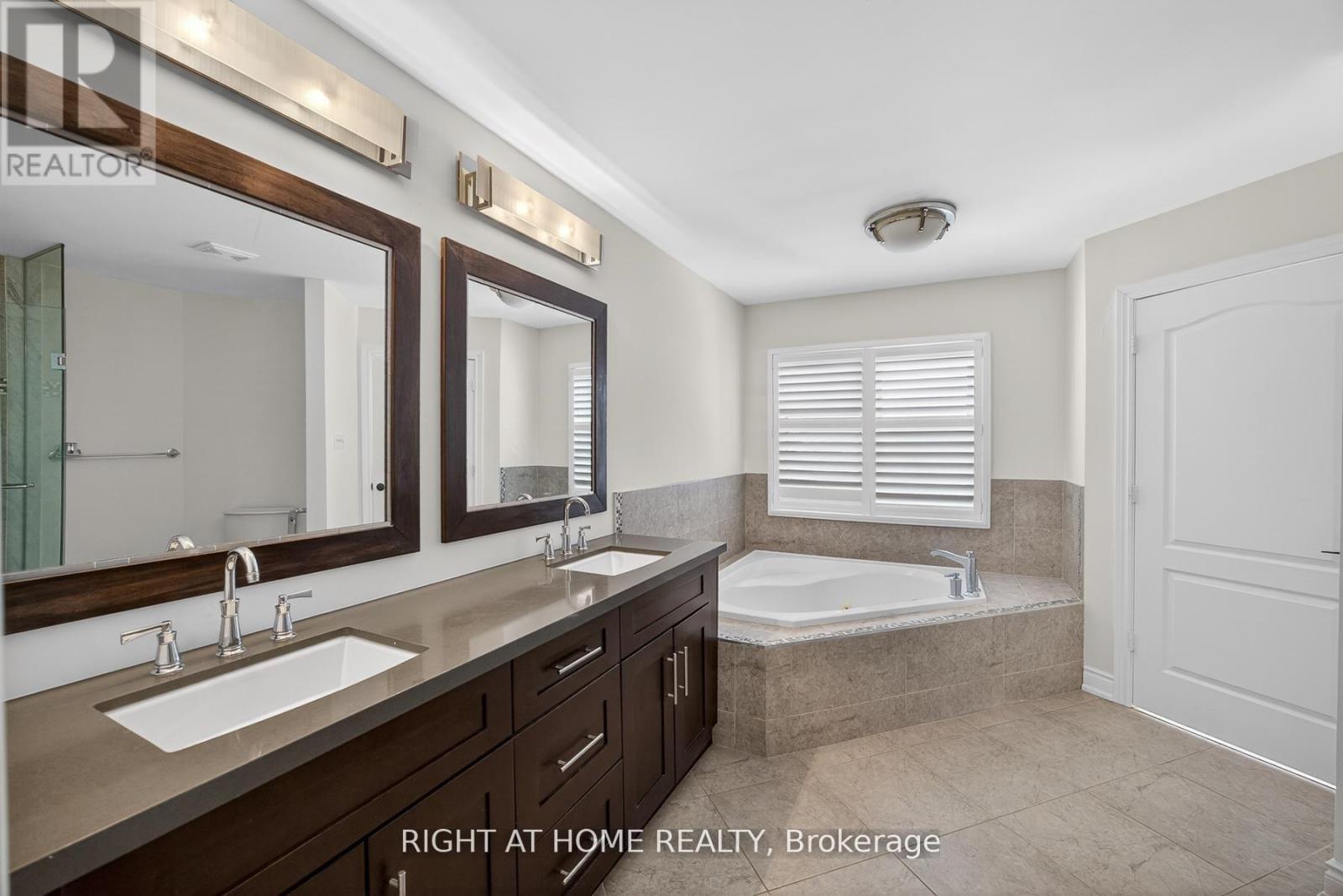 2013 Rosemount Crescent, Oakville, Ontario  L6M 3A5 - Photo 17 - W12971900