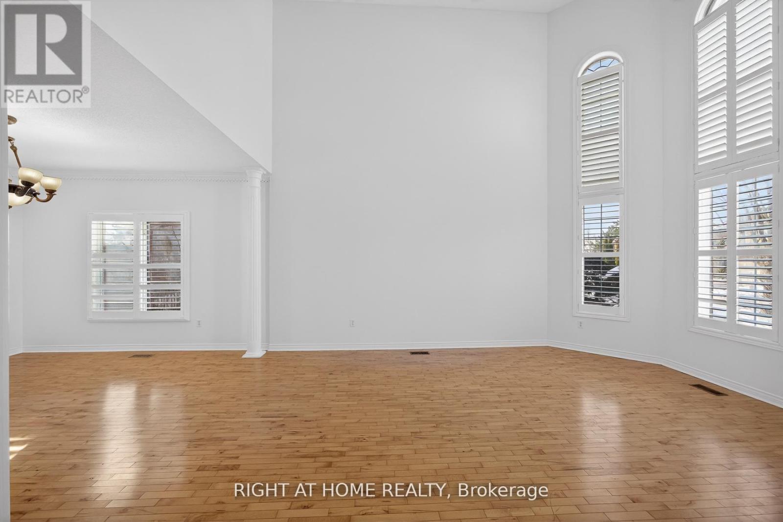 2013 Rosemount Crescent, Oakville, Ontario  L6M 3A5 - Photo 3 - W12971900