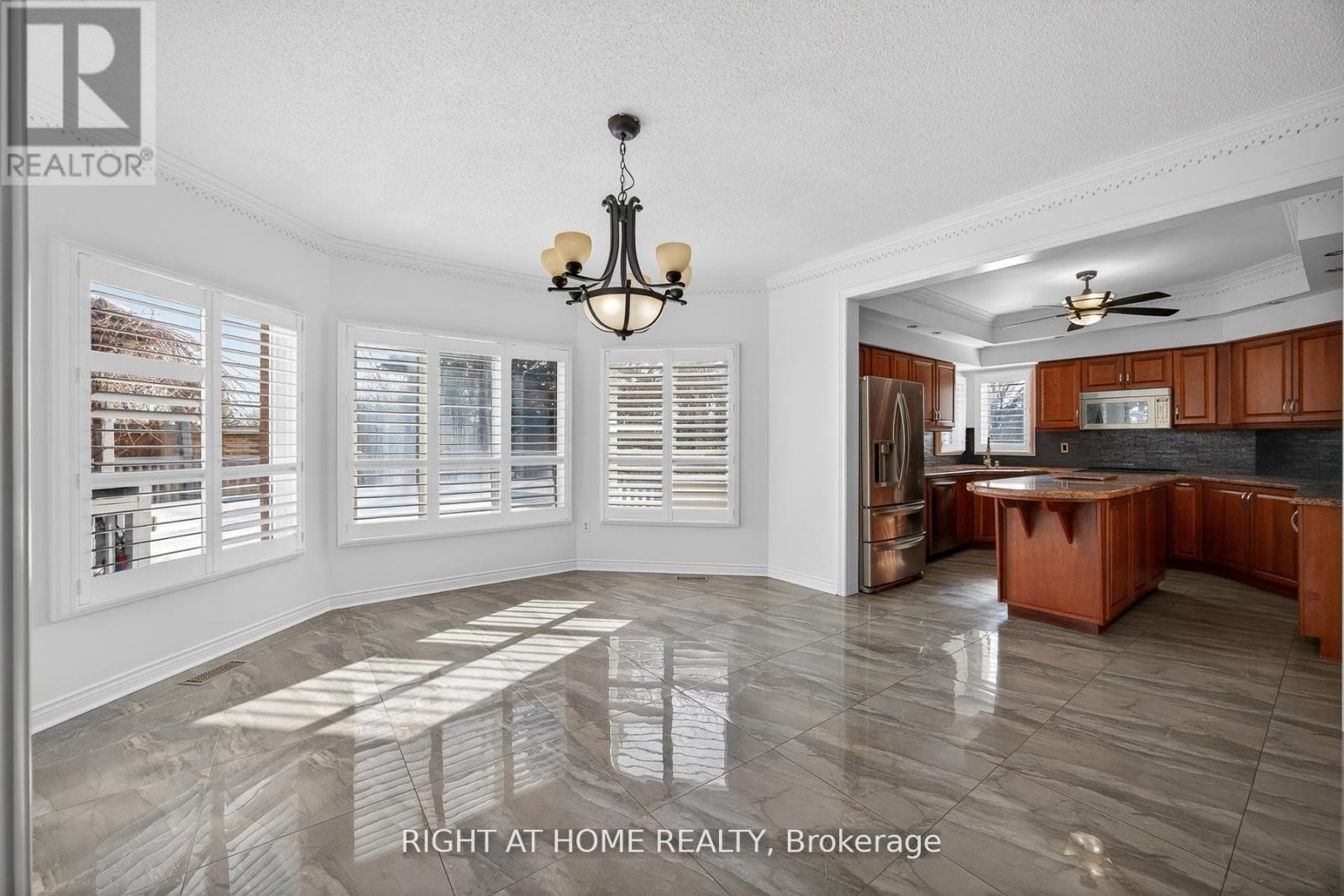 2013 Rosemount Crescent, Oakville, Ontario  L6M 3A5 - Photo 8 - W12971900