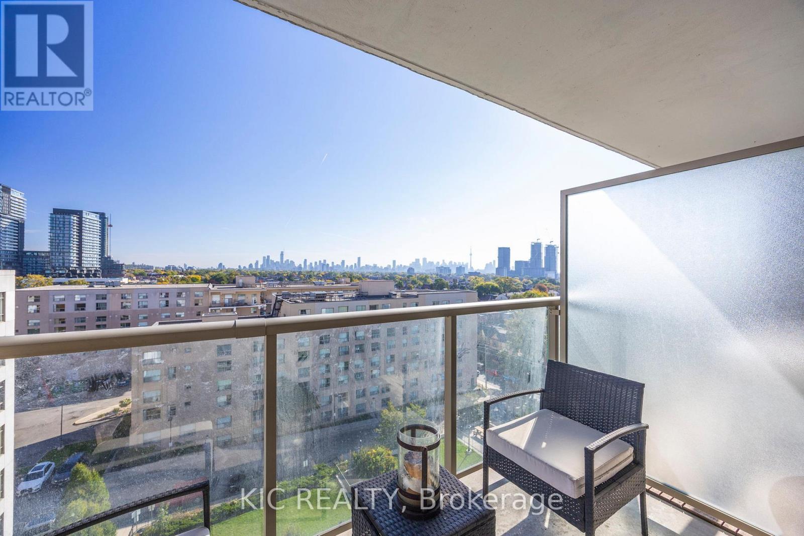 901 - 812 Lansdowne Avenue, Toronto, Ontario  M6H 4K5 - Photo 4 - W12971904