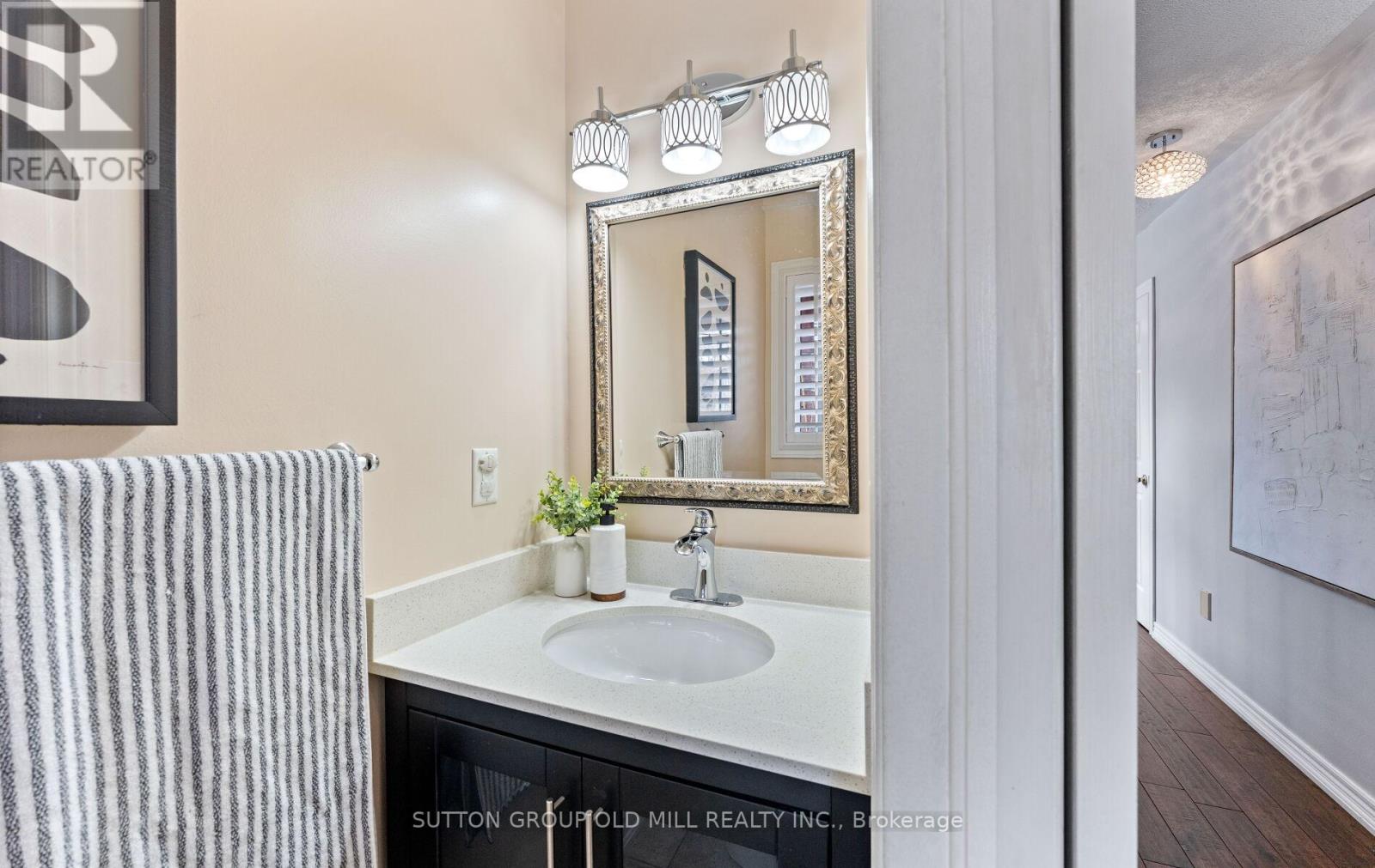 15 Katrina Court, Toronto, Ontario  M6L 3G3 - Photo 13 - W12971908