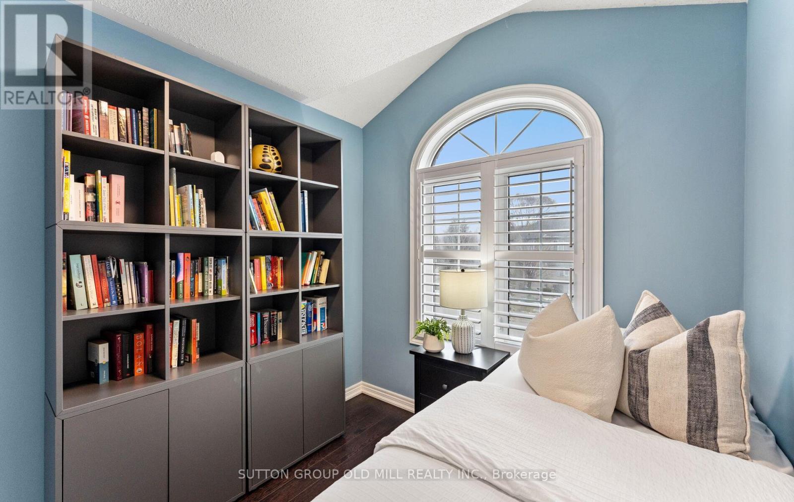 15 Katrina Court, Toronto, Ontario  M6L 3G3 - Photo 24 - W12971908