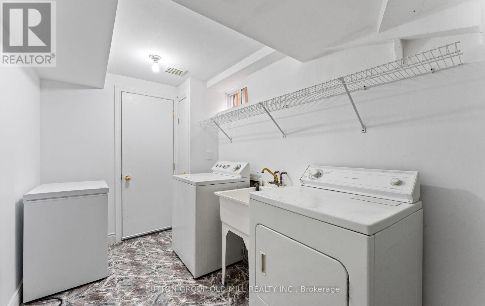 15 Katrina Court, Toronto, Ontario  M6L 3G3 - Photo 28 - W12971908