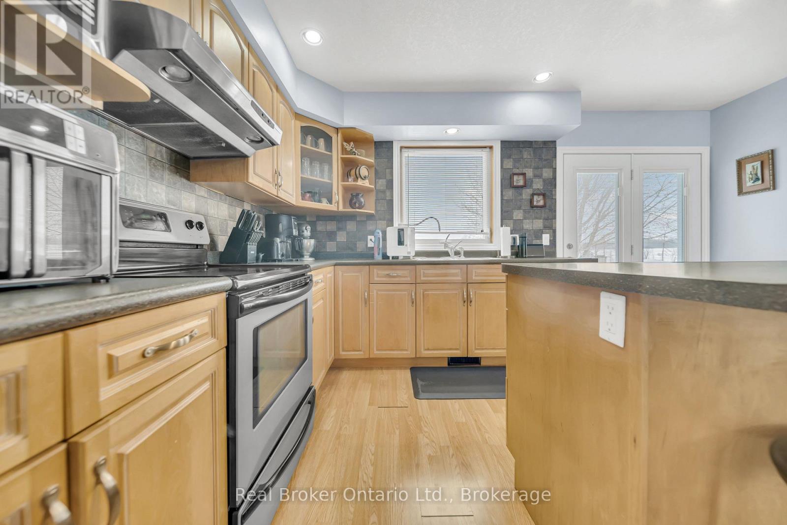 44611 Perth Line 86 Line, Huron East, Ontario  N4W 3G6 - Photo 13 - X12826386