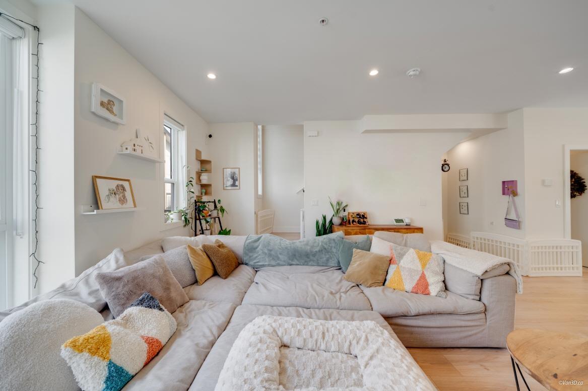 58 7670 207 Street, Langley, British Columbia  V2Y 3N7 - Photo 2 - R3108545