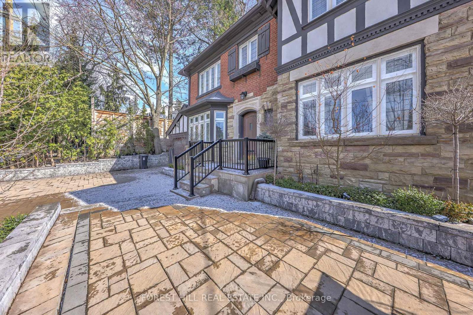 607 SPADINA ROAD Toronto (Forest Hill South), ON M5P 2X1