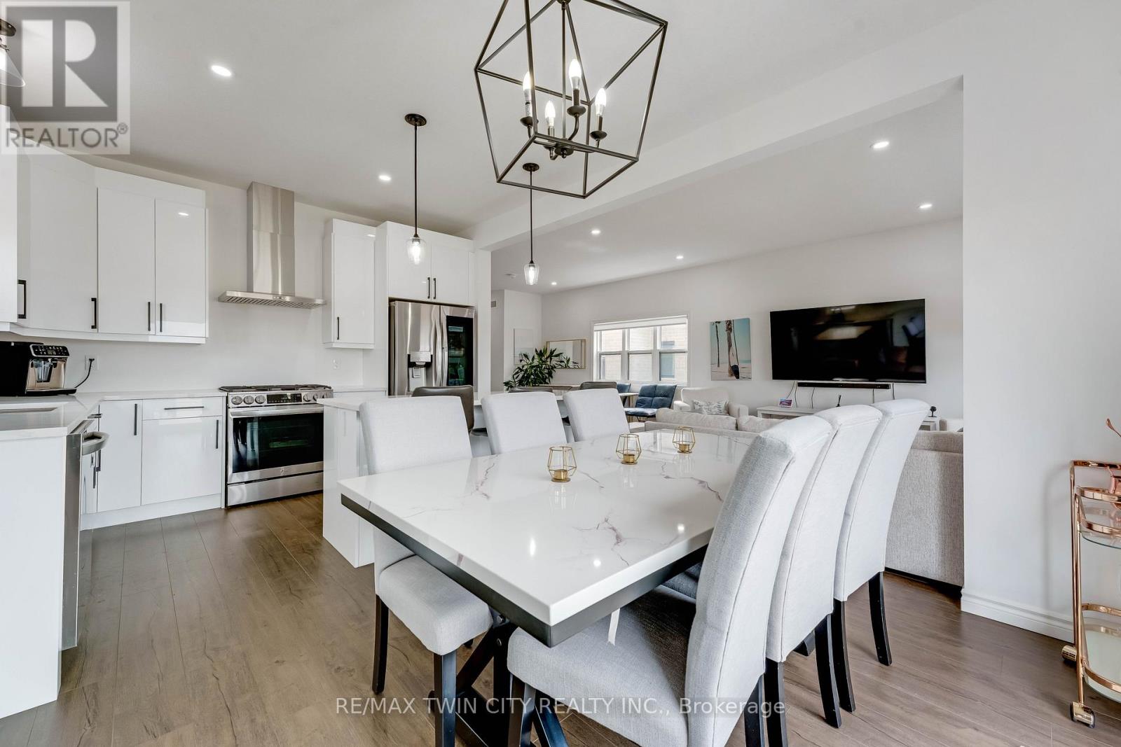 297 Middleton Avenue W, London South, Ontario  N6L 0G1 - Photo 13 - X12971820