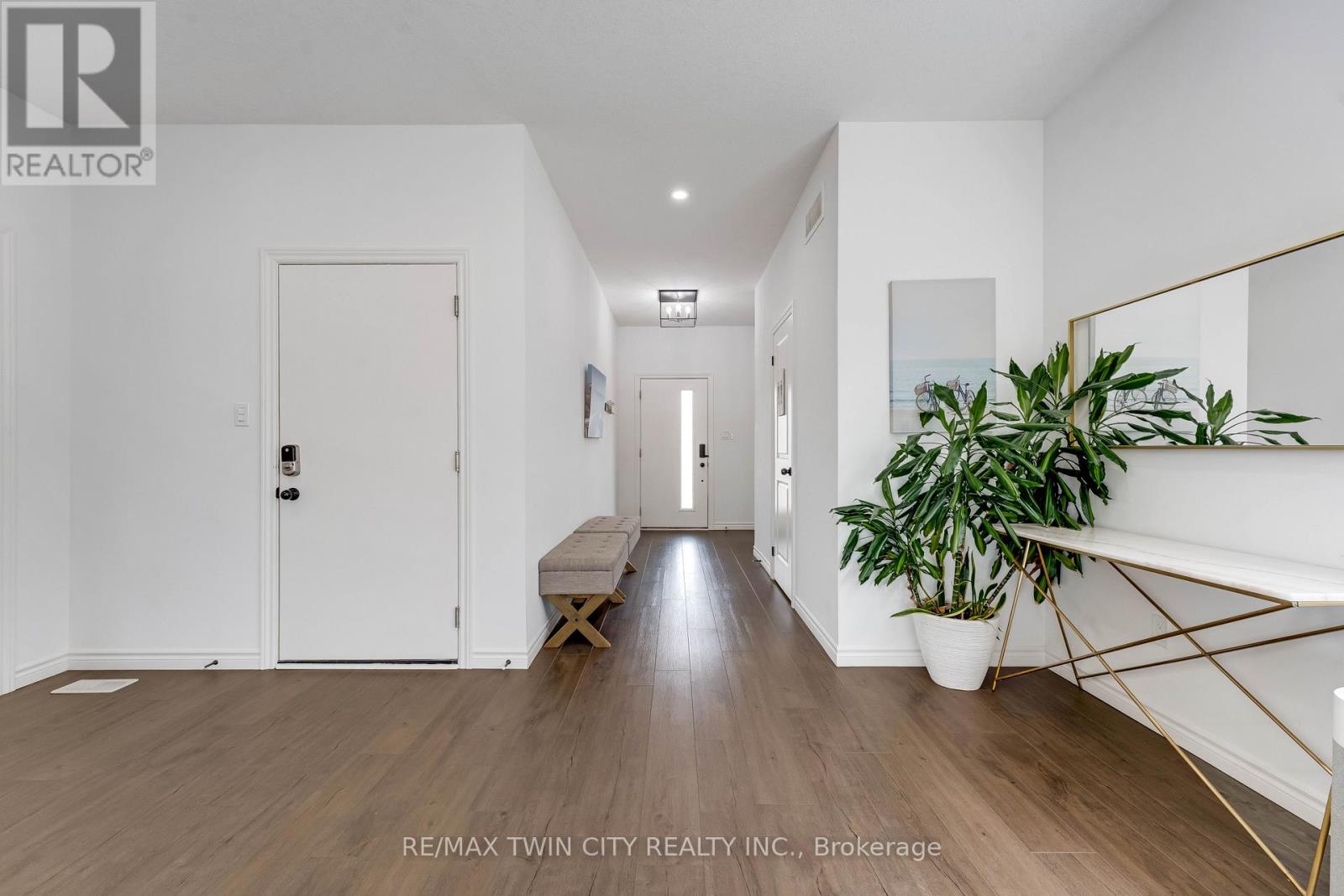 297 Middleton Avenue W, London South, Ontario  N6L 0G1 - Photo 6 - X12971820