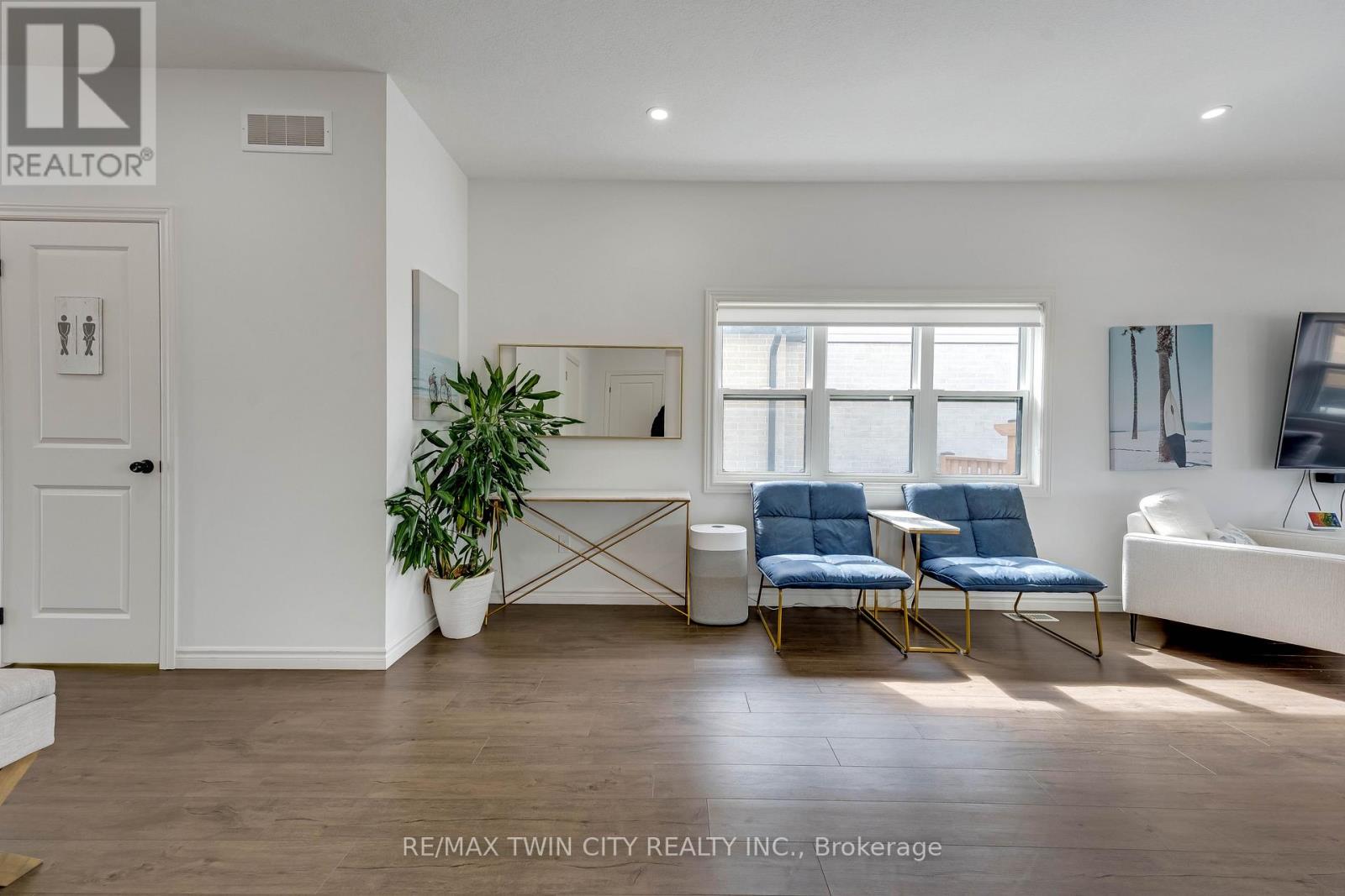 297 Middleton Avenue W, London South, Ontario  N6L 0G1 - Photo 7 - X12971820