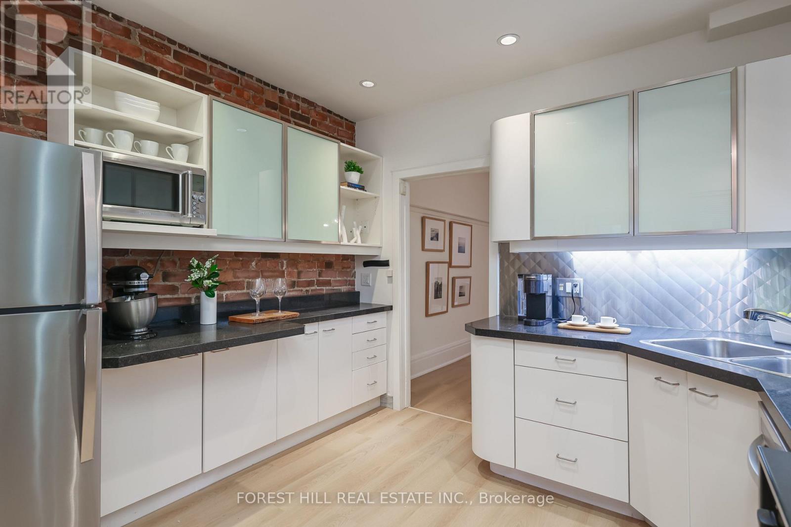 68 Sparkhall Avenue, Toronto, Ontario  M4K 1G6 - Photo 12 - E12971830