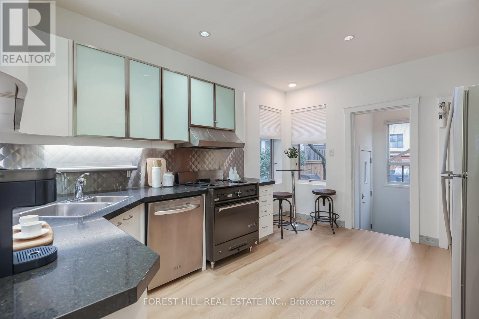 68 Sparkhall Avenue, Toronto, Ontario  M4K 1G6 - Photo 11 - E12971830