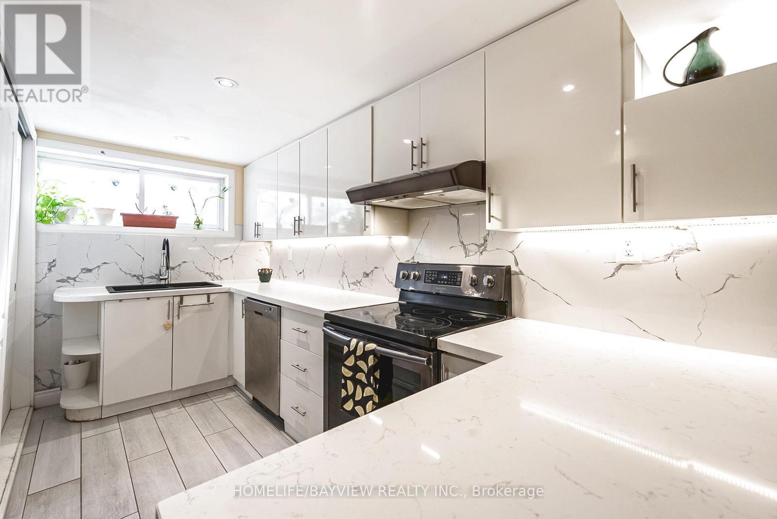 139 Felix Road, Richmond Hill, Ontario  L4C 3M4 - Photo 24 - N12971354