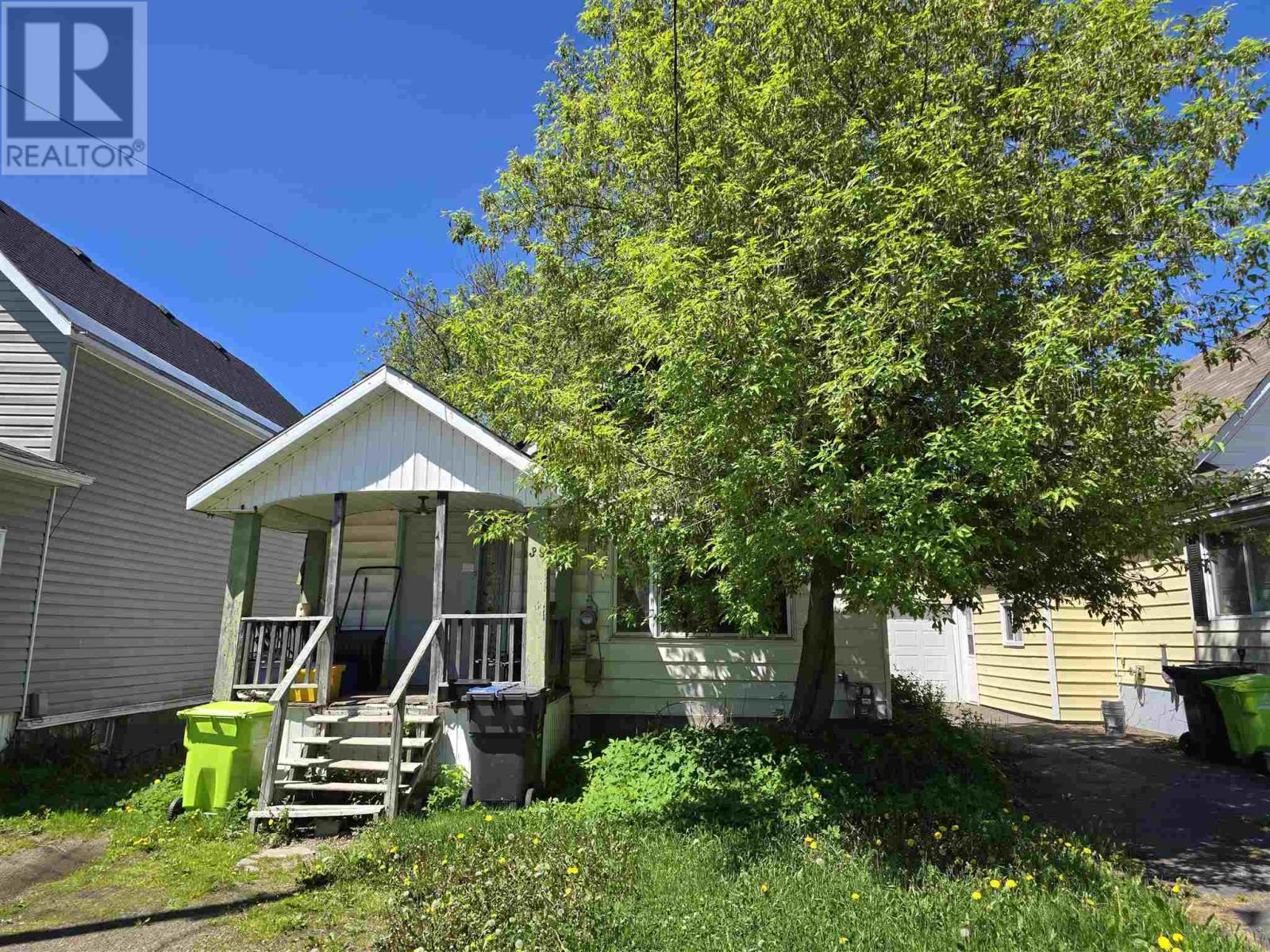39 Grosvenor Ave, Sault Ste. Marie, Ontario  P6B 2L8 - Photo 2 - SM260651
