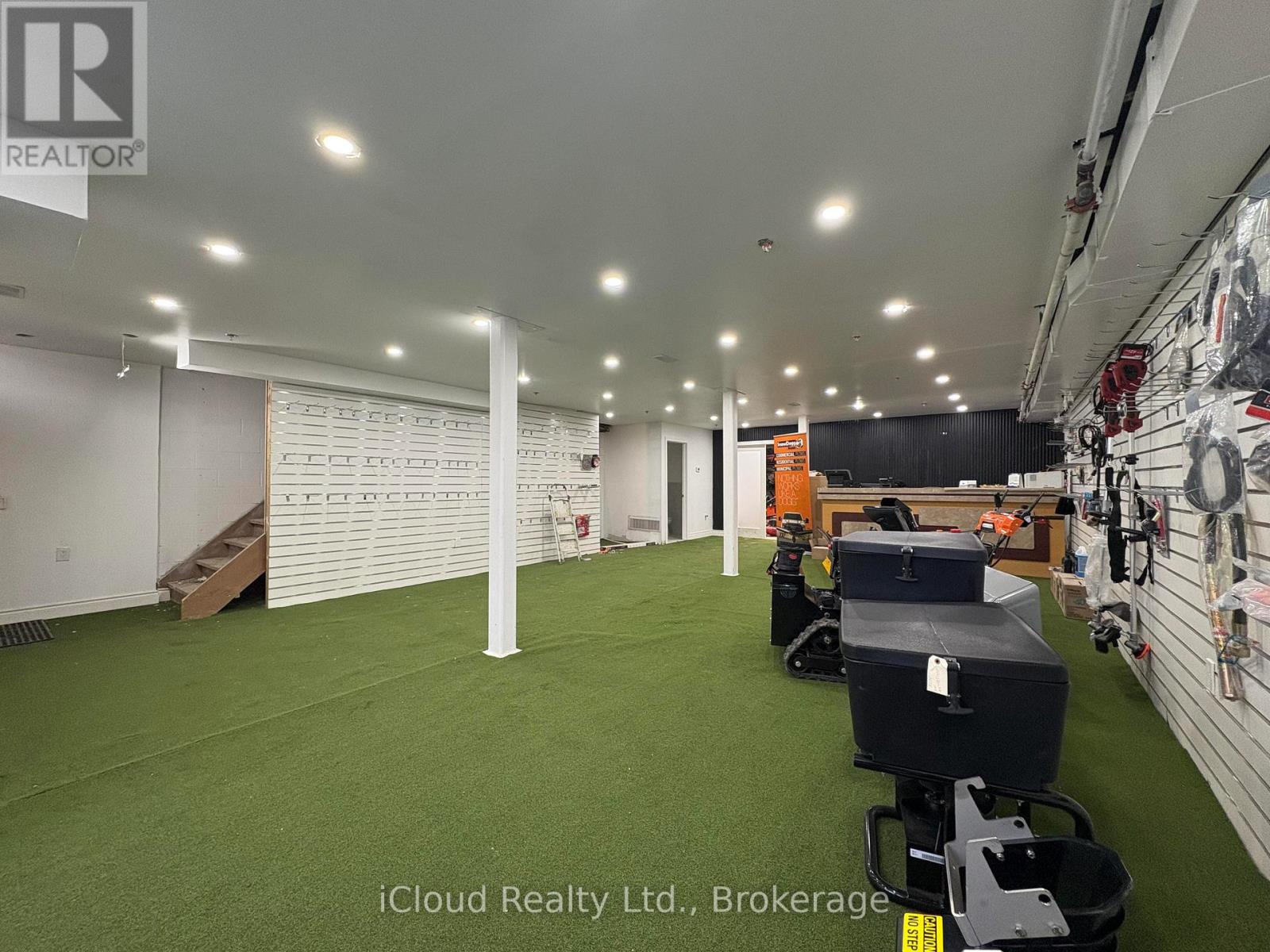 6 - 1060 Britannia Road E, Mississauga, Ontario  L4W 4T1 - Photo 2 - W12964866