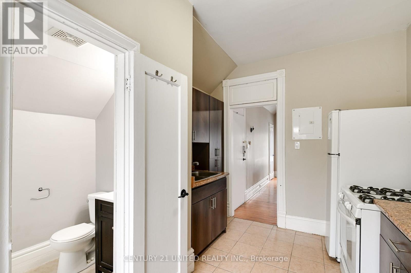 Unit 2 - 337 Boler Road, London South, Ontario  N6K 2K4 - Photo 4 - X12972080