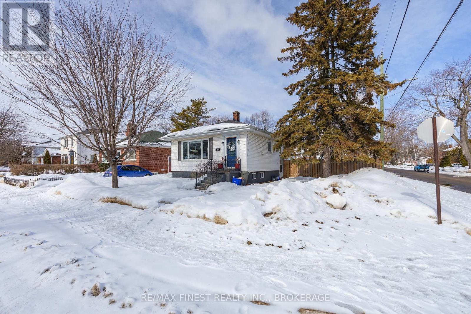 155 Carruthers Avenue, Kingston, Ontario  K7L 1M8 - Photo 3 - X12971942