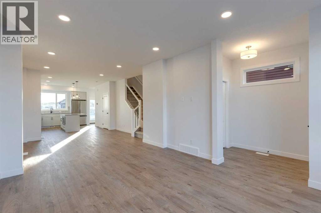 347 Fireside Drive, Cochrane, Alberta  T4C 3E1 - Photo 6 - A2278970