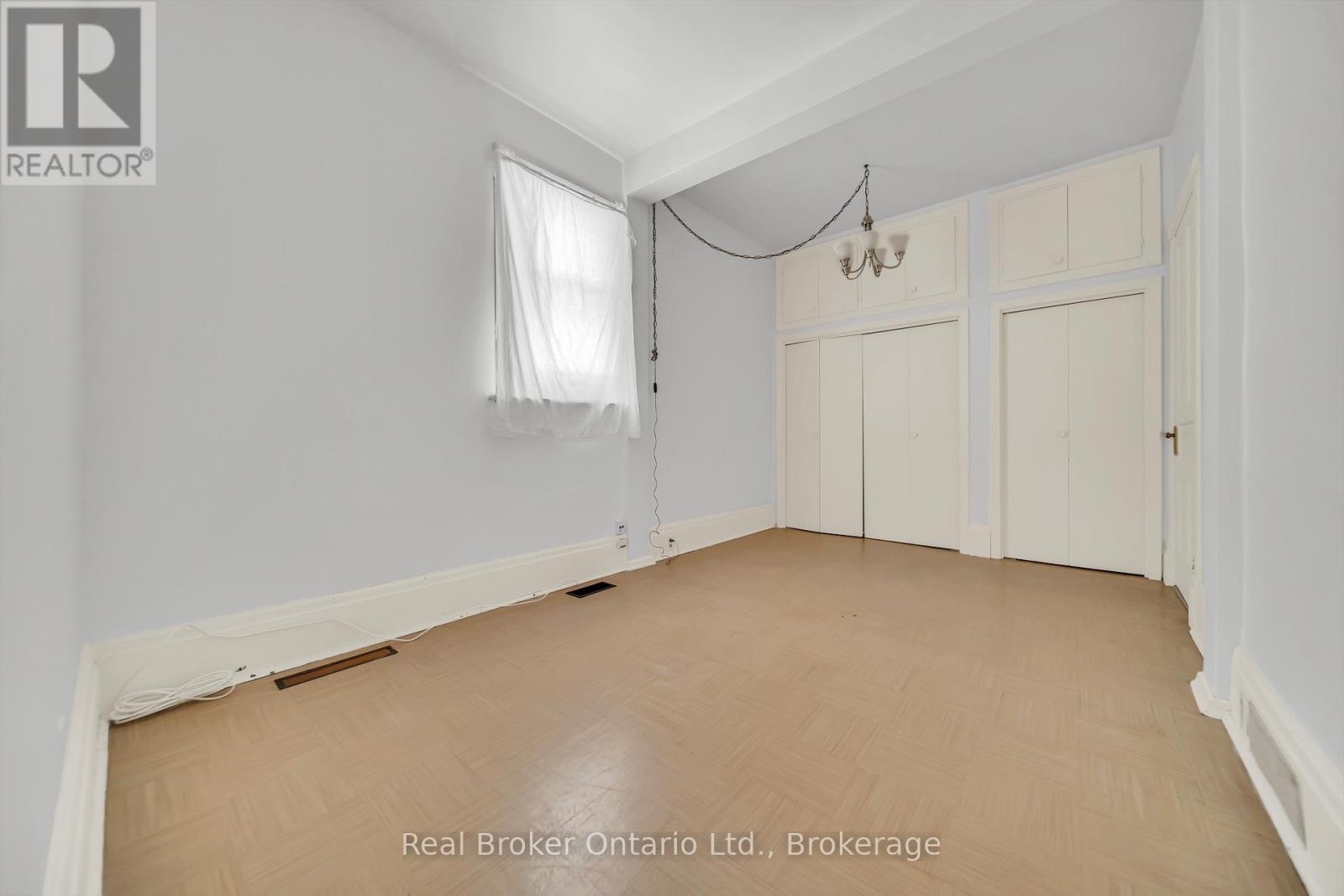 141 Samuel Street, Kitchener, Ontario  N2H 1P9 - Photo 11 - X12851240