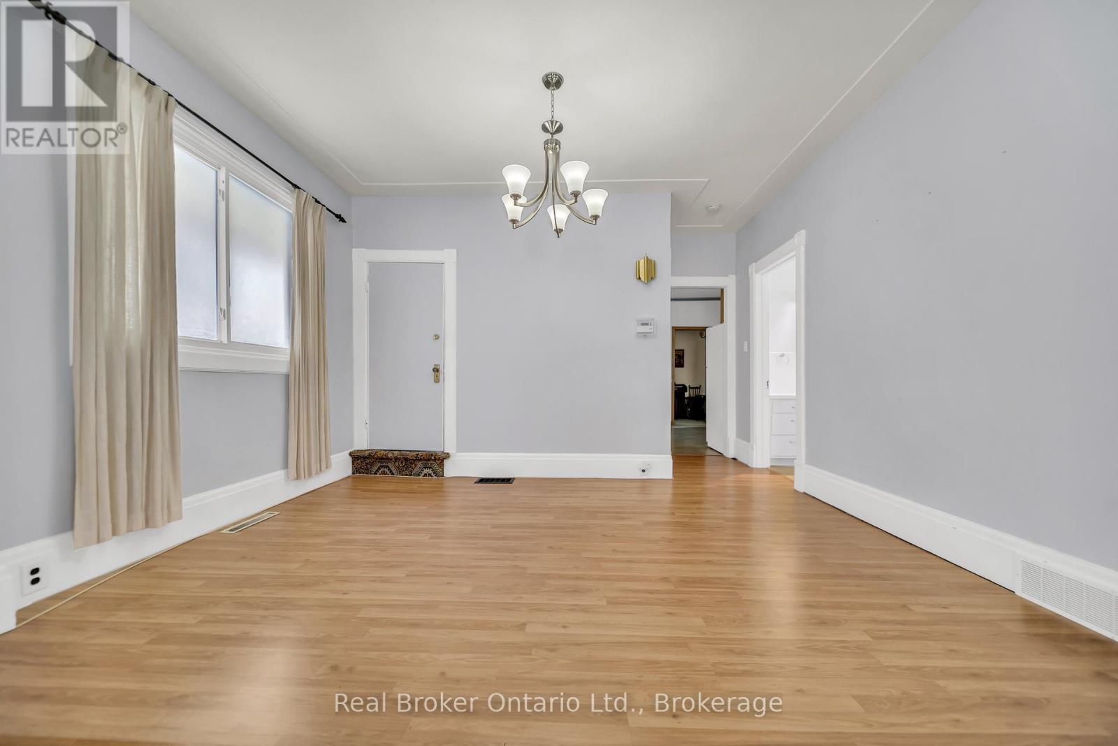 141 Samuel Street, Kitchener, Ontario  N2H 1P9 - Photo 8 - X12851240