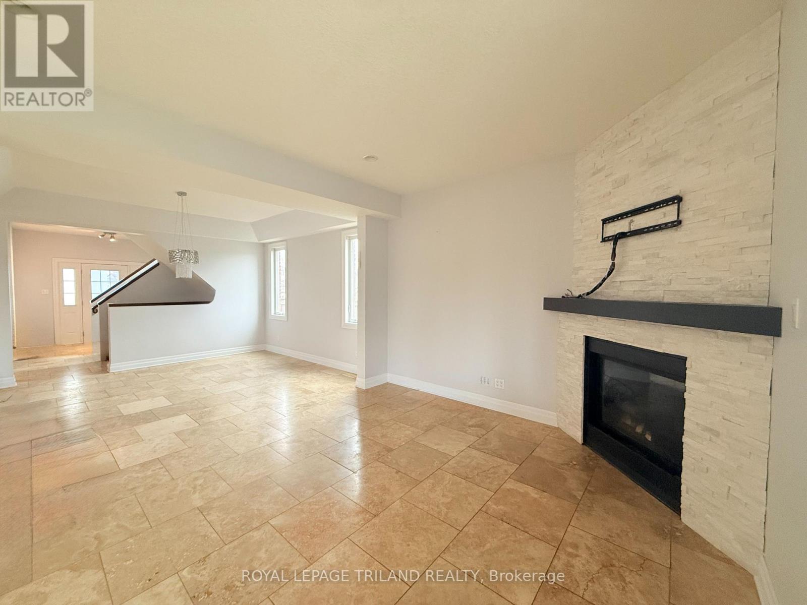 1499 Healy Road, London North, Ontario  N6G 0B4 - Photo 3 - X12972064