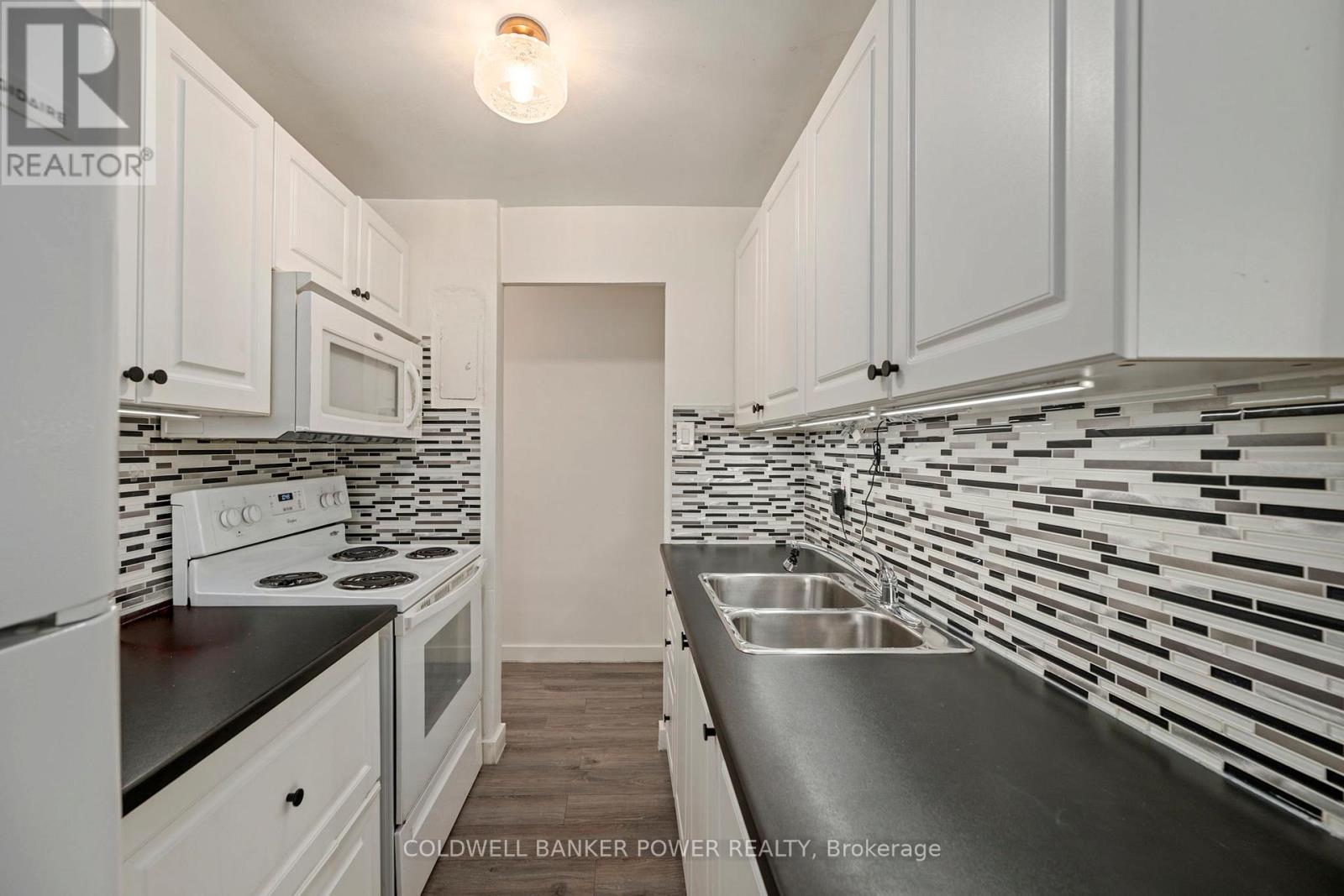 Photo 4 of 19 for 110 - 1830 Dumont Street