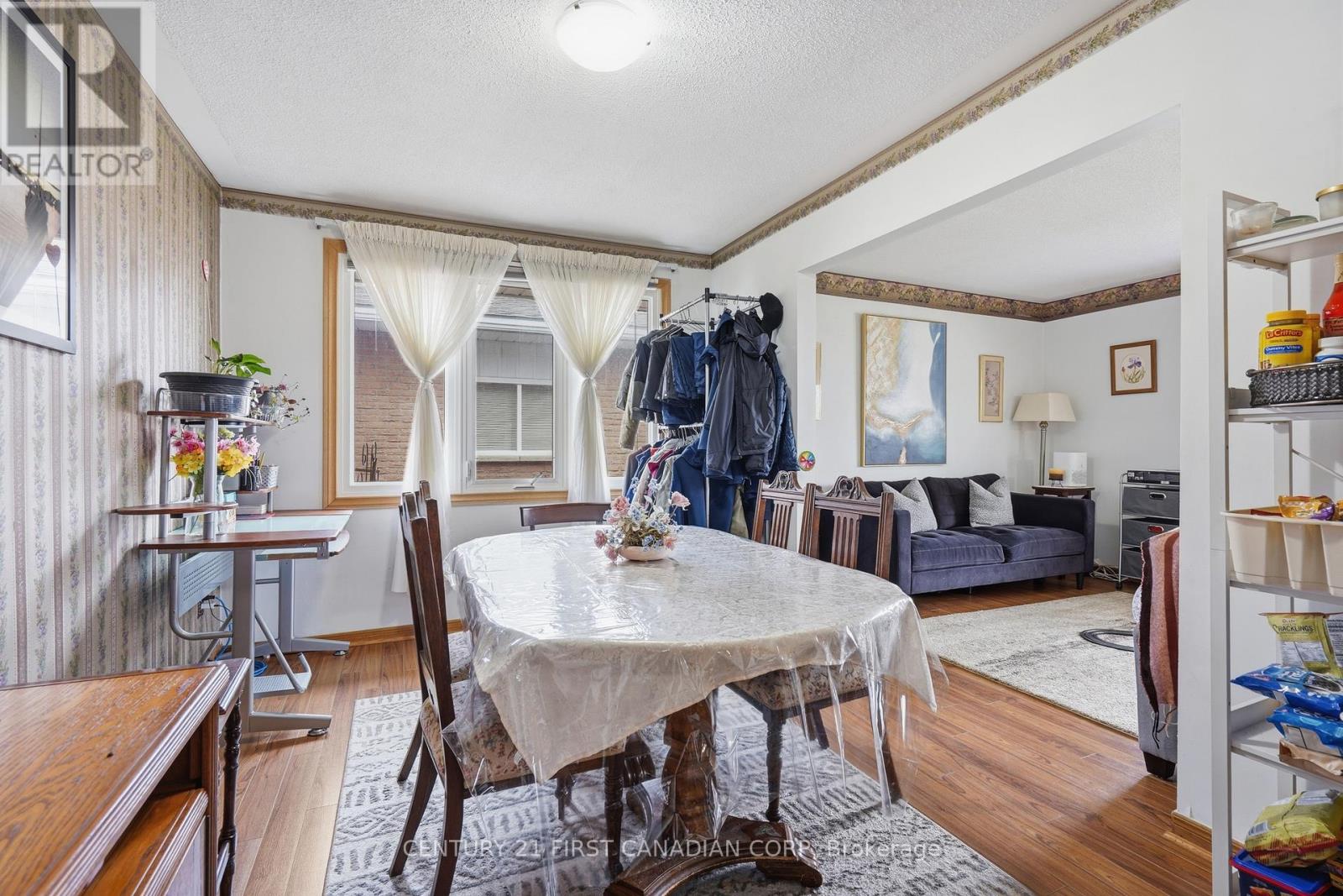 99 Muriel Crescent, London South, Ontario  N6E 2K4 - Photo 11 - X12972230