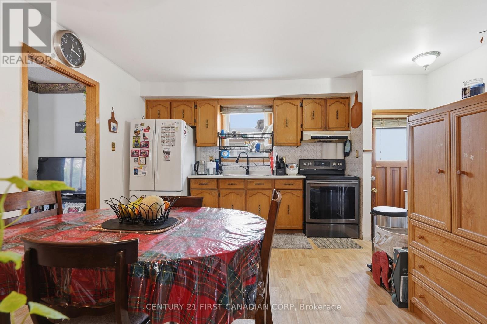 99 Muriel Crescent, London South, Ontario  N6E 2K4 - Photo 13 - X12972230