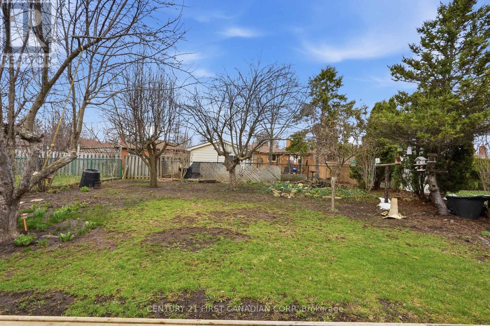 99 Muriel Crescent, London South, Ontario  N6E 2K4 - Photo 30 - X12972230