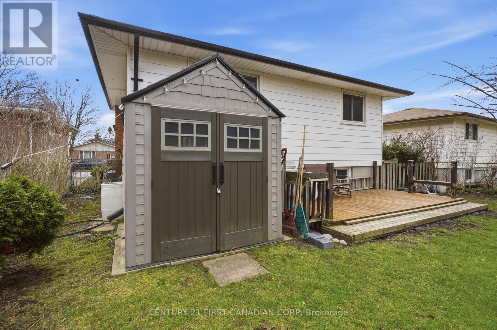 99 Muriel Crescent, London South, Ontario  N6E 2K4 - Photo 34 - X12972230