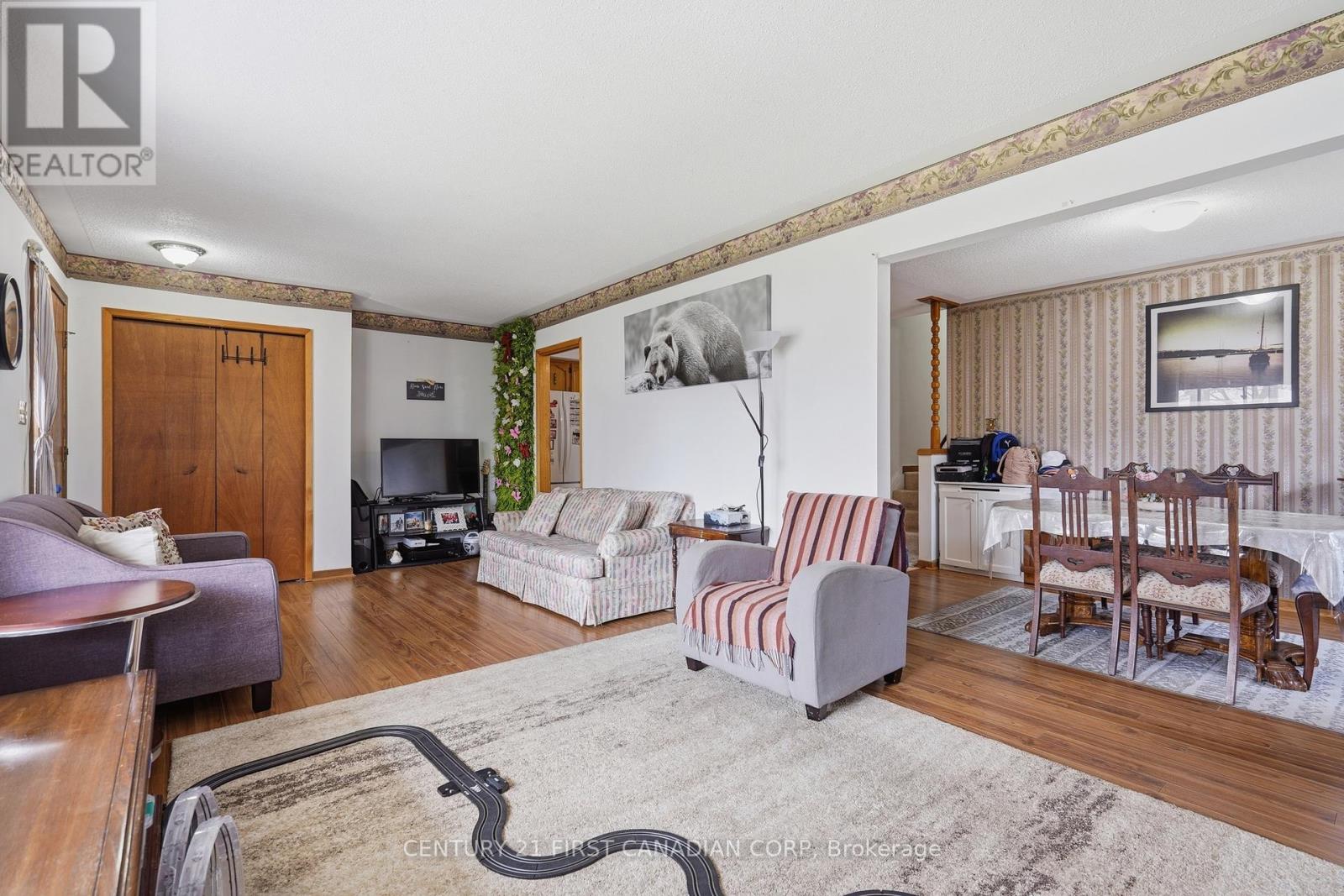 99 Muriel Crescent, London South, Ontario  N6E 2K4 - Photo 9 - X12972230