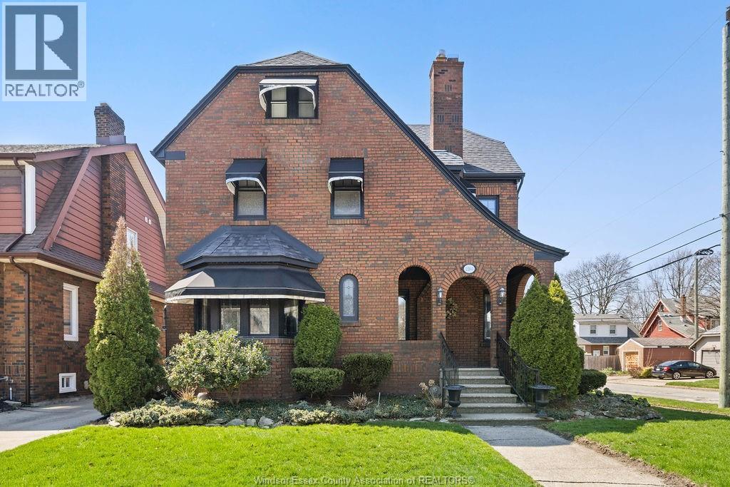 2203 VICTORIA, Windsor, Ontario
