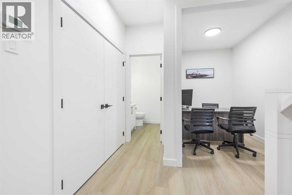 108 Heritage Manor, Cochrane, Alberta T4C 3K8 - Photo 6 - A2290928