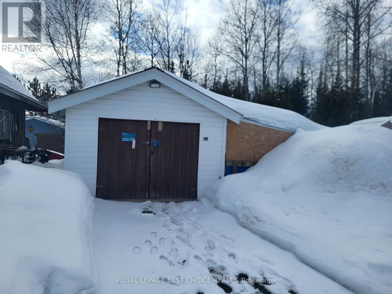 24 Goward Avenue W, Temagami, Ontario  P0H 2H0 - Photo 4 - X12972002