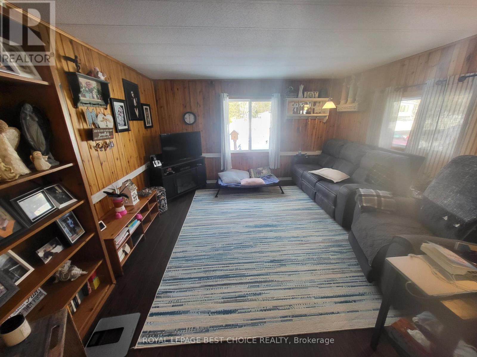 24 Goward Avenue W, Temagami, Ontario  P0H 2H0 - Photo 9 - X12972002