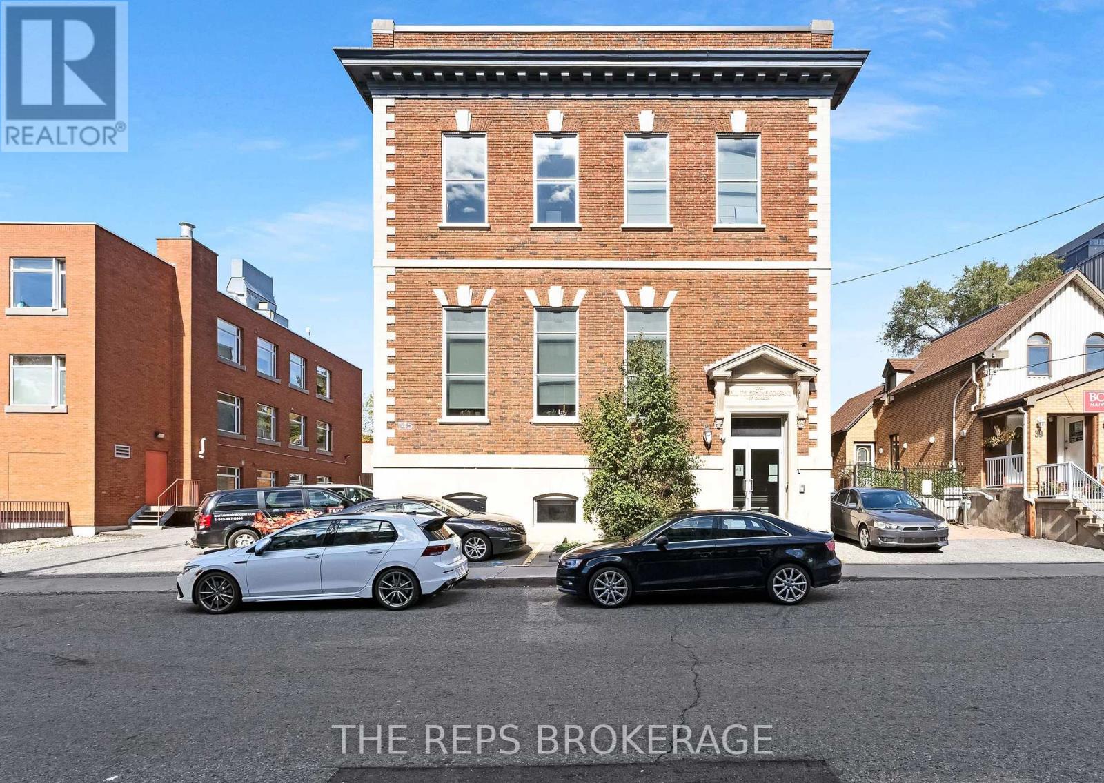 43-45 Eccles Street W, Ottawa, Ontario  K1R 6S3 - Photo 2 - X12971954