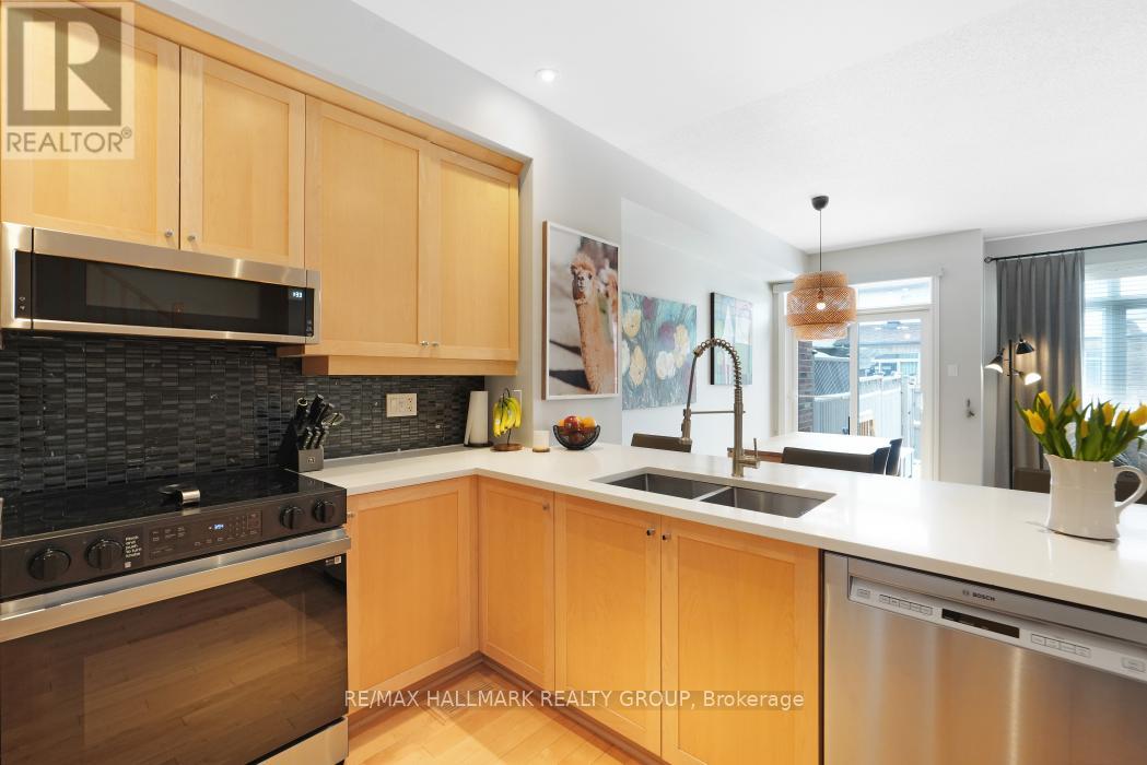 125 Watchhorn Grove, Ottawa, Ontario  K1V 2N3 - Photo 14 - X12971958