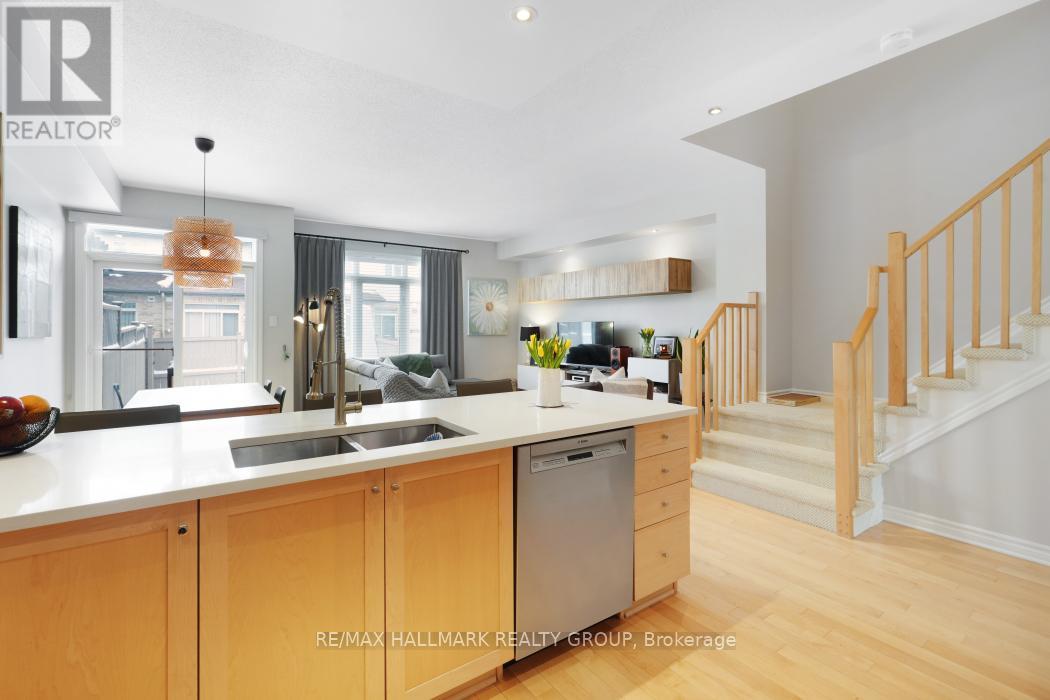 125 Watchhorn Grove, Ottawa, Ontario  K1V 2N3 - Photo 15 - X12971958