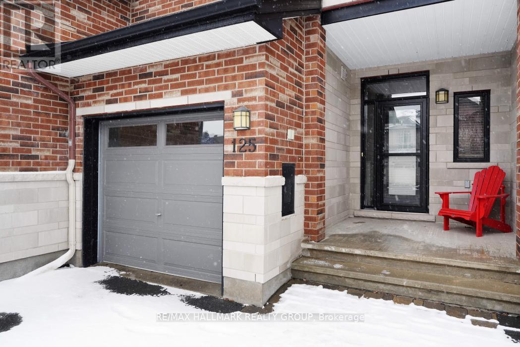 125 Watchhorn Grove, Ottawa, Ontario  K1V 2N3 - Photo 4 - X12971958